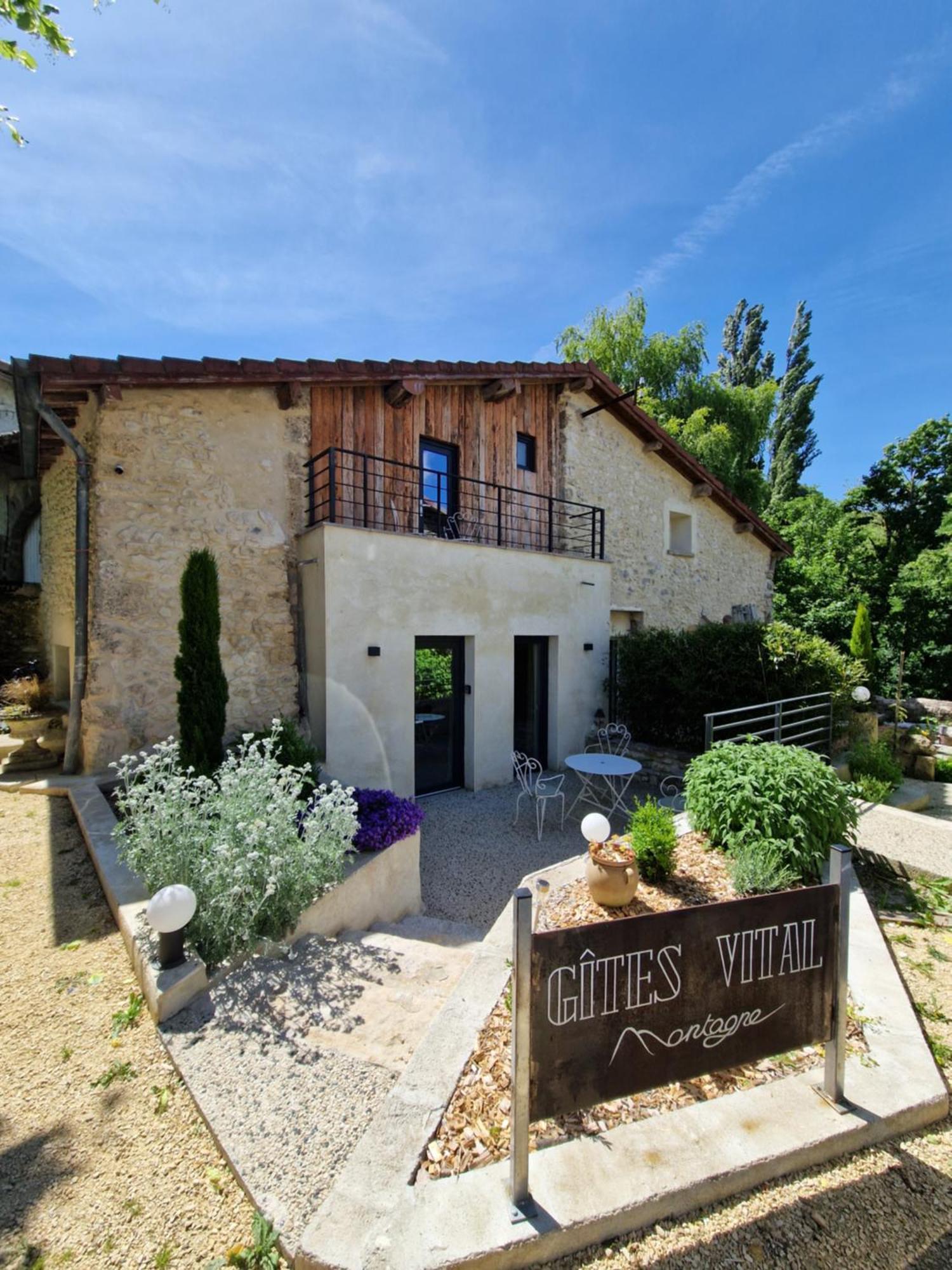 Gites De Charme - Gites Vital Peyrus Exterior photo